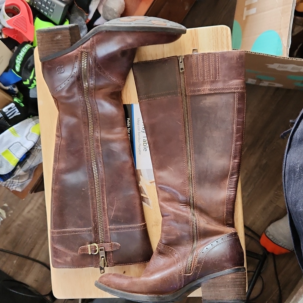 Born Poly Riding Distressed Leather Boots Wide Calf Almond Toe F08662 Size 8M
